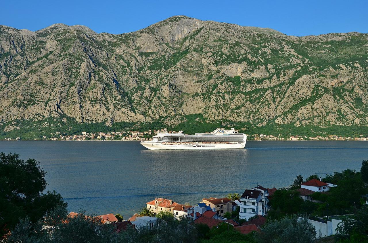 Apartmani Prcanj Kotor Bagian luar foto