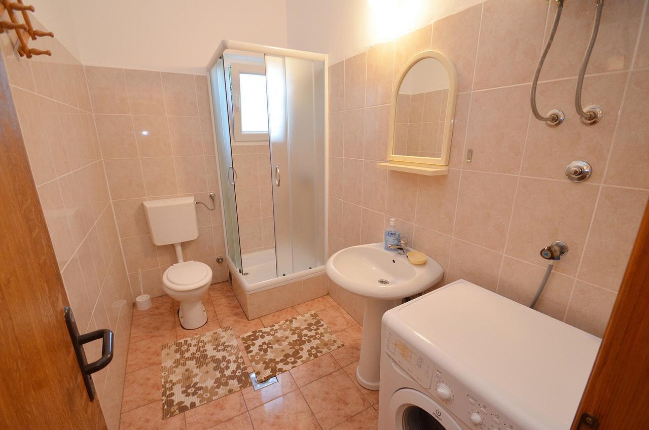 Apartmani Prcanj Kotor Bagian luar foto